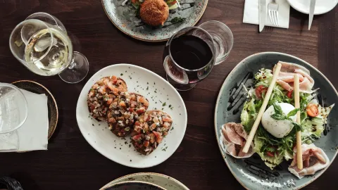 Cargo Bar & Dine in มอลตา