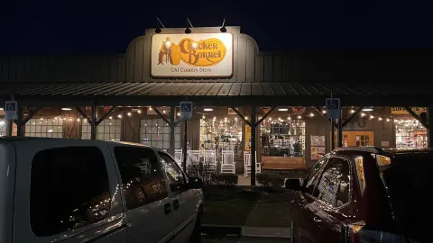 Cracker Barrel Restaurant and Old Country Store in 馬里恩縣