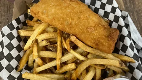 Retro's Good Eats in Williamsburg