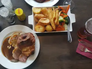 Atrium Bar & Restaurant