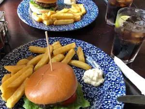 The Central Bar - JD Wetherspoon