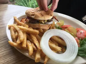 Woods' Riverbend Restaurant