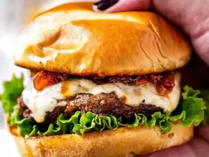Mac's Burgers & Cheesesteaks