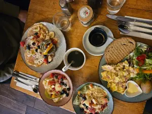 Yada Yada breakfast club