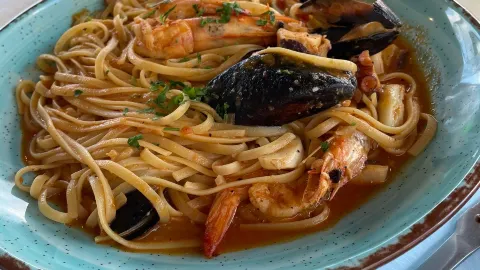 Nikos Fish Tavern in 엘룬다