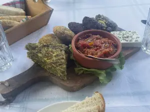 Taverna Check-In & Pizzeri