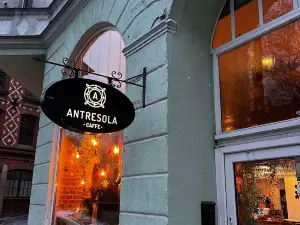 Antresola Restaurant&Cafe