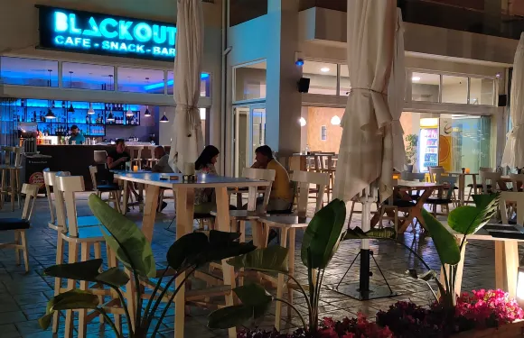 Blackout Coctail Bar Restaurant