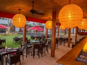 Aura Beach Club By W15