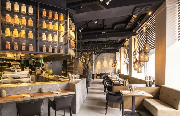 AURA 800° Grill & Bar
