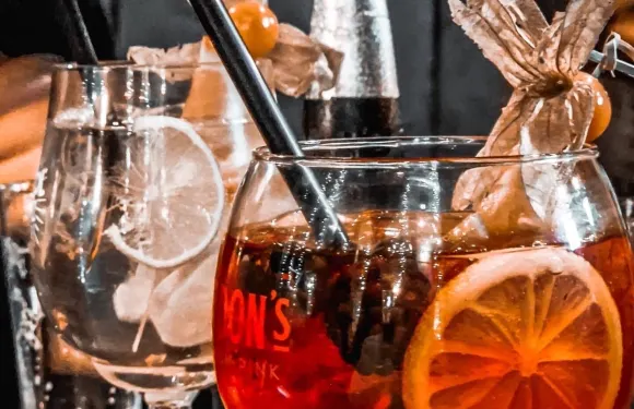 Trio Bar And Lounge