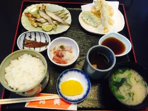 Oshokujidokoro No Mise Marumi