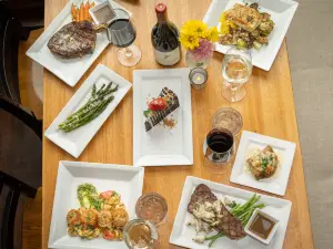 Twin Owls Steakhouse