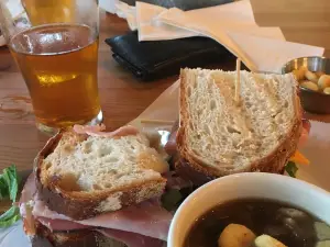 Murphys Pourhouse