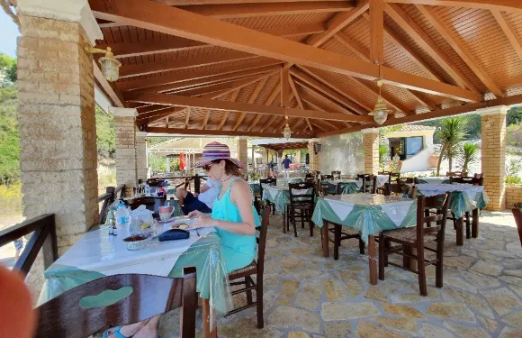 Village Taverna George