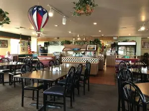 Tom & Suzie's Diner