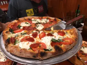 Britt's Pizza