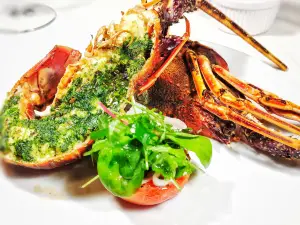 Oskars Restaurant Pool Bar