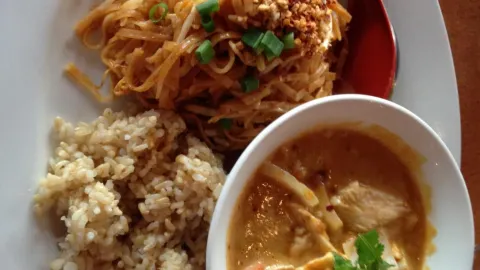 Zab Thai Restaurant in Everett