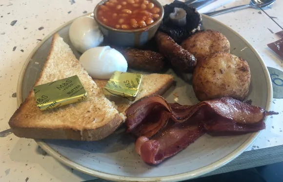 M&S Cafe