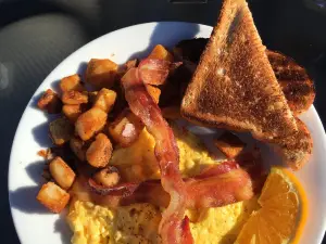 Top Mast Cafe