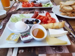 Broadway Restaurant