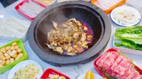 阿平家蒸汽石鍋魚 in 富平