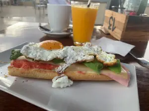 M&M Medialunas y más