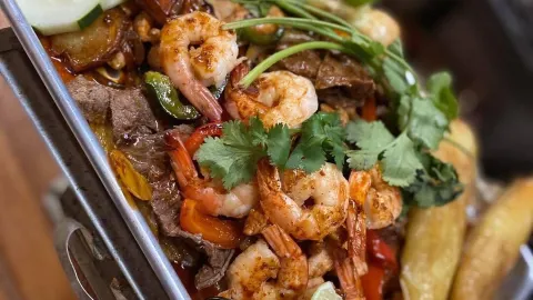 Lindo Mexican Restaurant & Supermarket in Аплтон