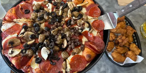 Shakey's Pizza Parlor