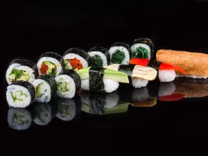 Domino Sushi / Domino Kitchen / Papito