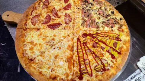 DJ's Pizza-Crepes in Thasos