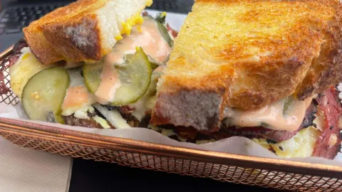 New York Deli Brunswick in Брансуик