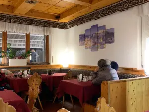 Cafe Mozart