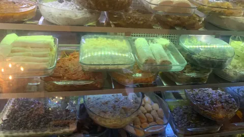 Lal Girit Mutfagi in ไอวาลิค