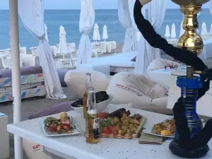 Playa Beach - Bar & Dinner