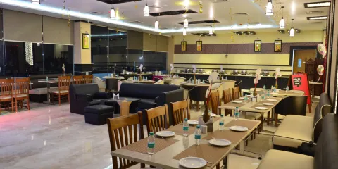 Pi Restaurant & Bar