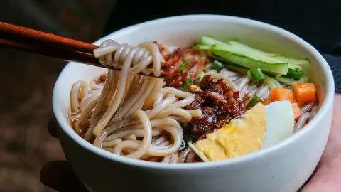 老白鸡汤粉(东方百货店) in Changning