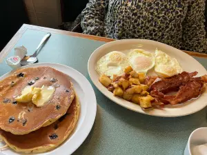 Annie's Country Kitchen