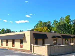 Solé Grill and Sushi Bar