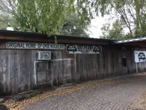 Bob's Pig Shop