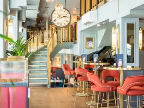 Browns Bar & Brasserie