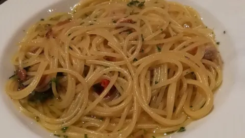 Pasta Kitchen & Bar Owl in 구조