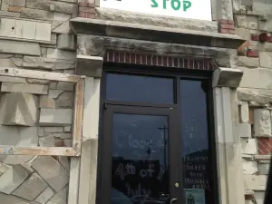 Mikey's Pizza Pit Stop