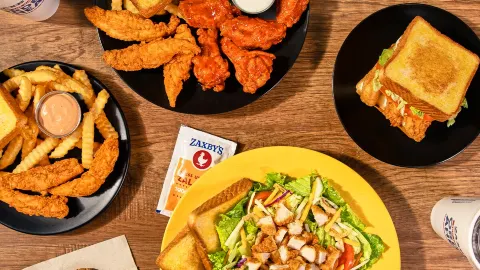 Zaxbys Chicken Fingers & Buffalo Wings in โอกาลา