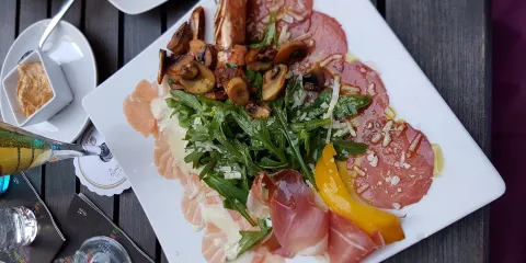 Gustav's Brasserie