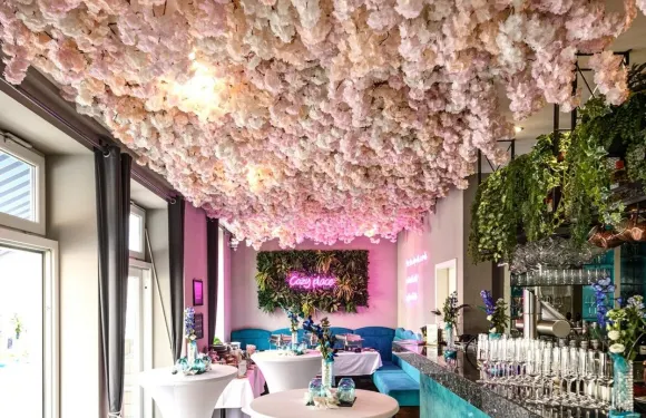 Brunch And Bar