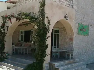 STI ROUGA (ΣΤΗ ΡΟΥΓΑ)