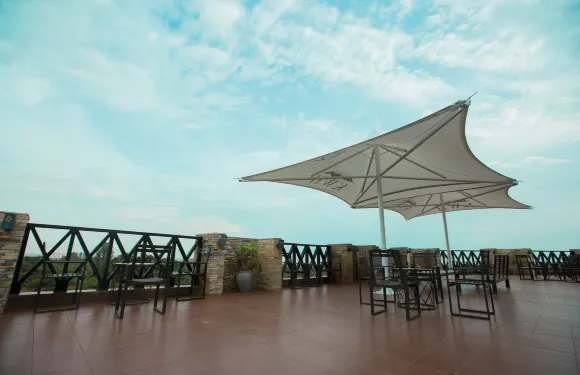 The Summit Bar & Grill