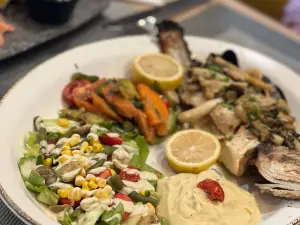 Le 28 Café & Restaurant
